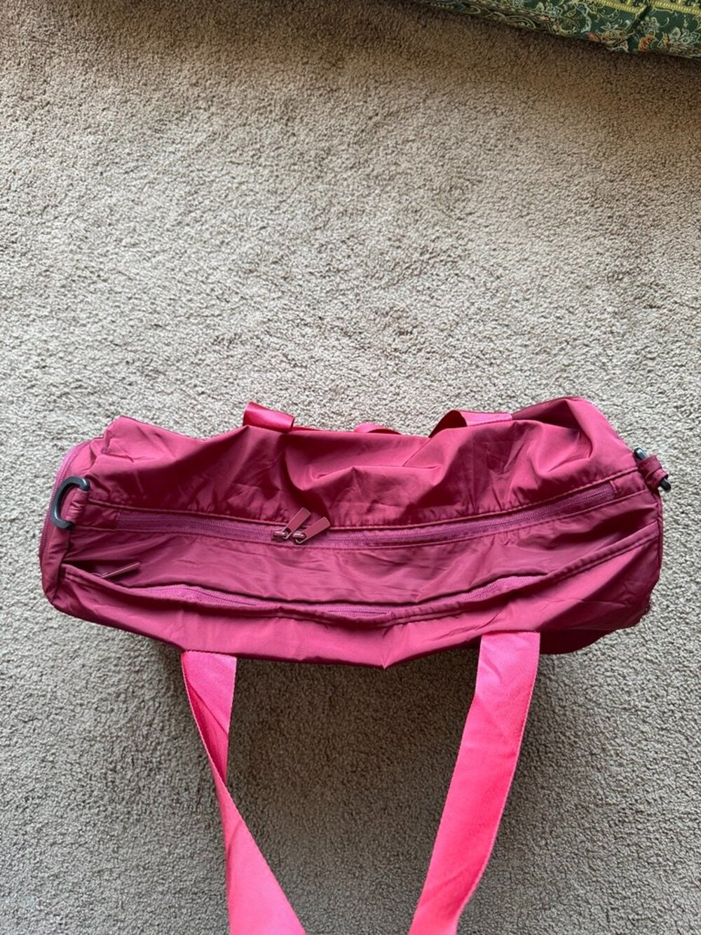 Burgundy Gym Bag With Shoe Compartment - Picture 2 of 7
